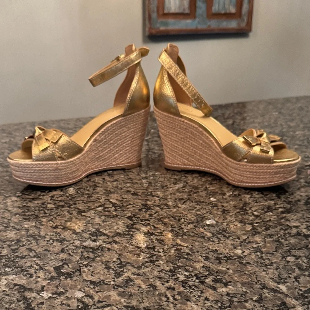 Michael Kors Metallic Gold Wedge espadrille Sandals NWOT 8.5